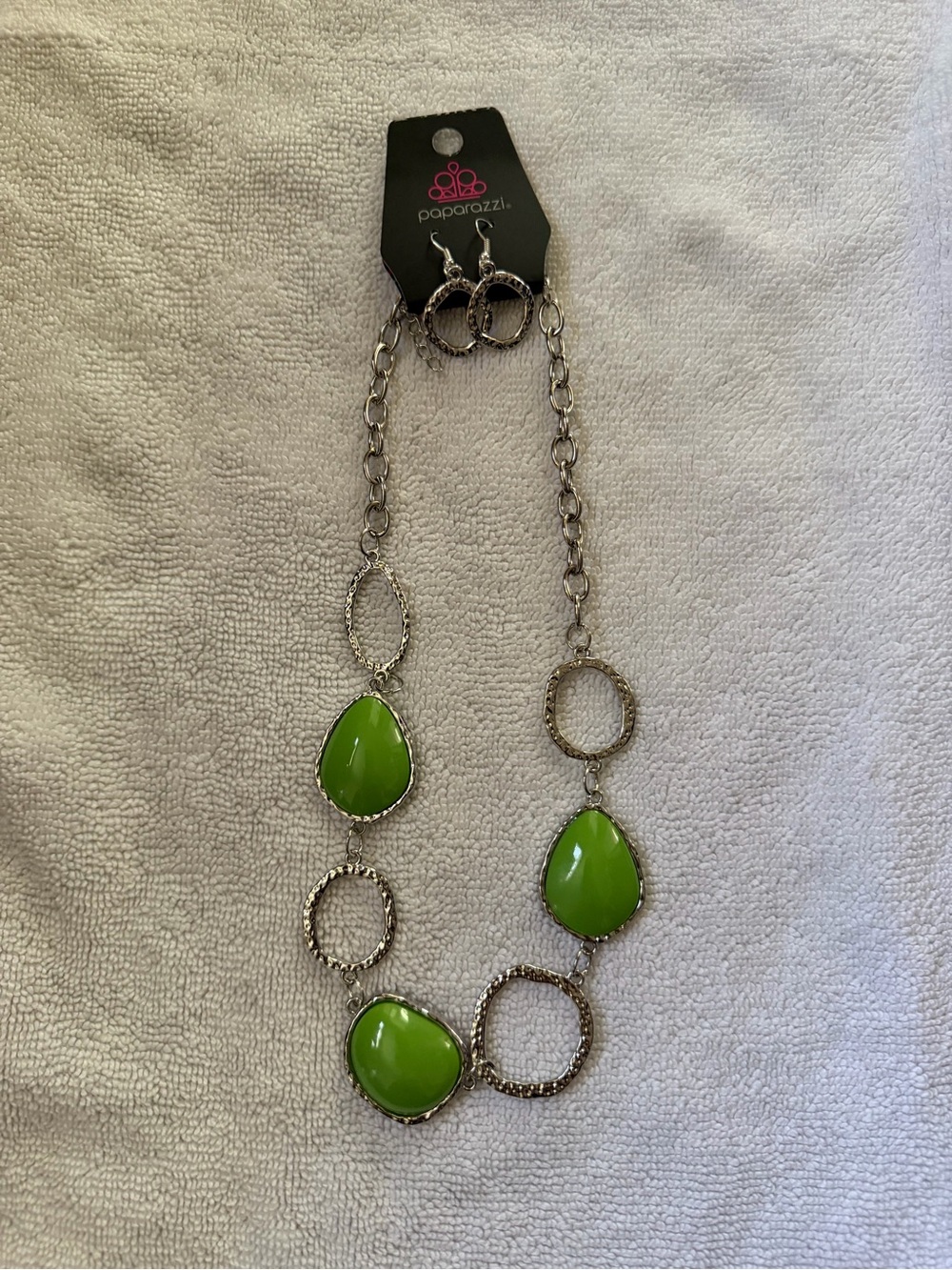 paparazzi Silver-Tone Necklace with lime Green Teardrops and Hoop Earrings